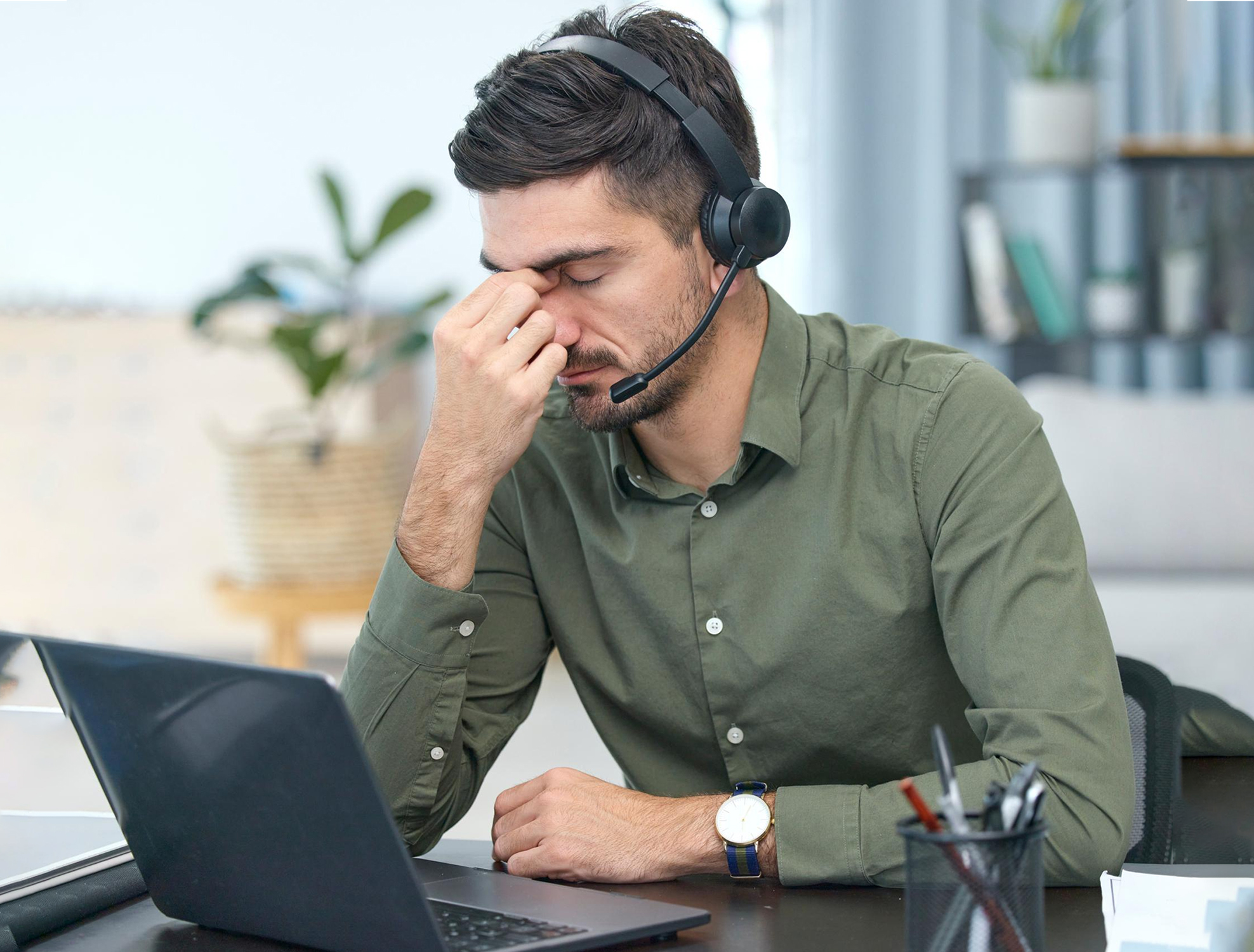 5 Operational Bottlenecks Slowing Down Your Enterprise Contact Center